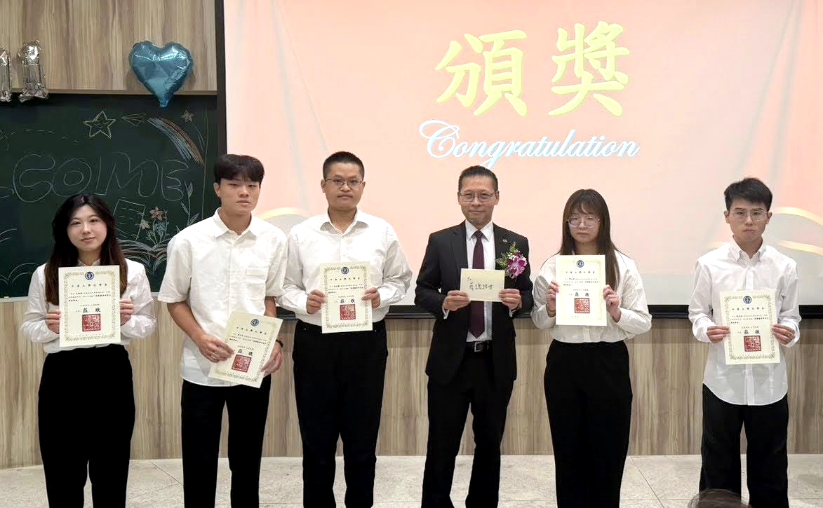 Chủ tịch K.K. Đài Loan Anderson Tsai cùng các sinh viên nhận học bổng Hóa học CYCU năm 2026